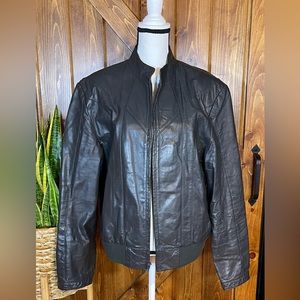 VINTAGE! 1980’s Wilson’s Leather Men’s Jacket Bomber Style Black SIZE 44